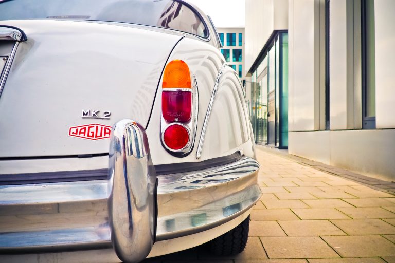 Seguro para carros antigos: como fazer?